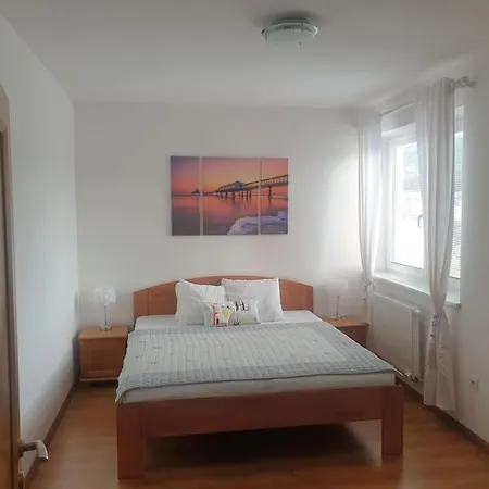 Mezonetovy V Centre Novej Dubnice Appartamento