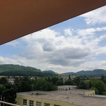 Mezonetovy V Centre Novej Dubnice Appartement