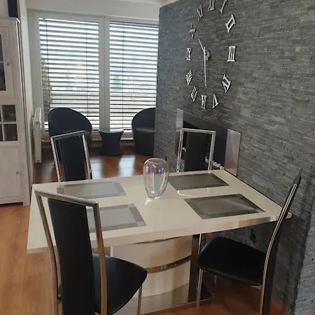 Mezonetovy V Centre Novej Dubnice Appartamento